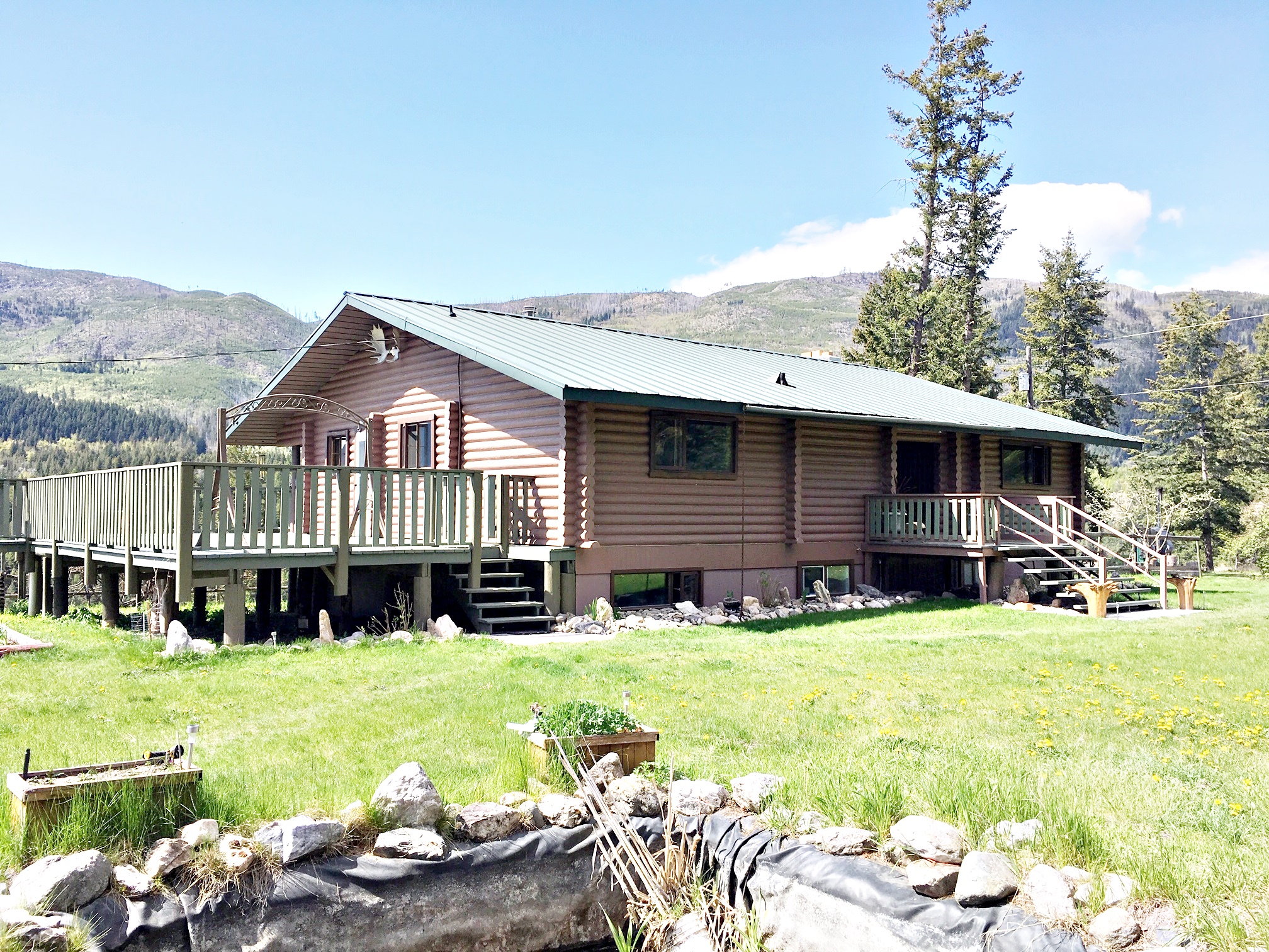 2673 Agate Bay38.85 Acres4 bedrooms2 bathsBarnGuest CottageFields